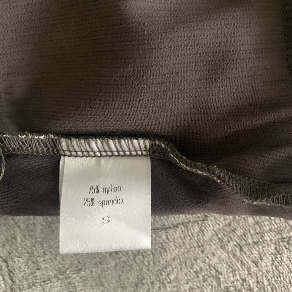 Amazon grey sport bras - Picture 4 of 5